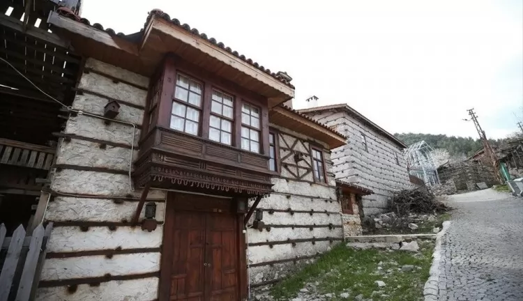 Ormana - Altınbeşik ve Düğmeli Evler Turu